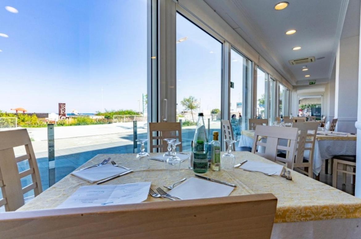 Hotel Bellevue Католика Екстериор снимка