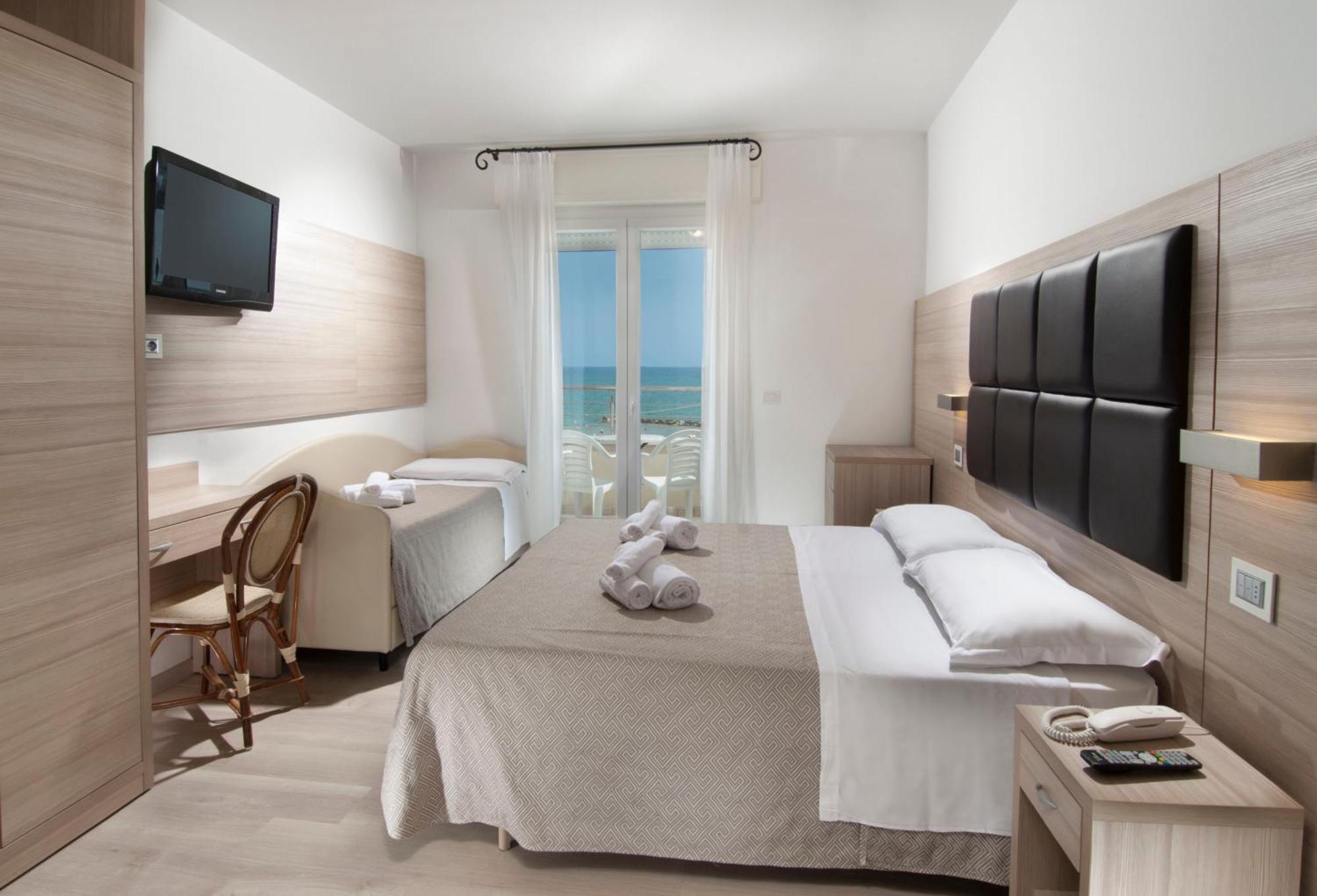 Hotel Bellevue Католика Екстериор снимка