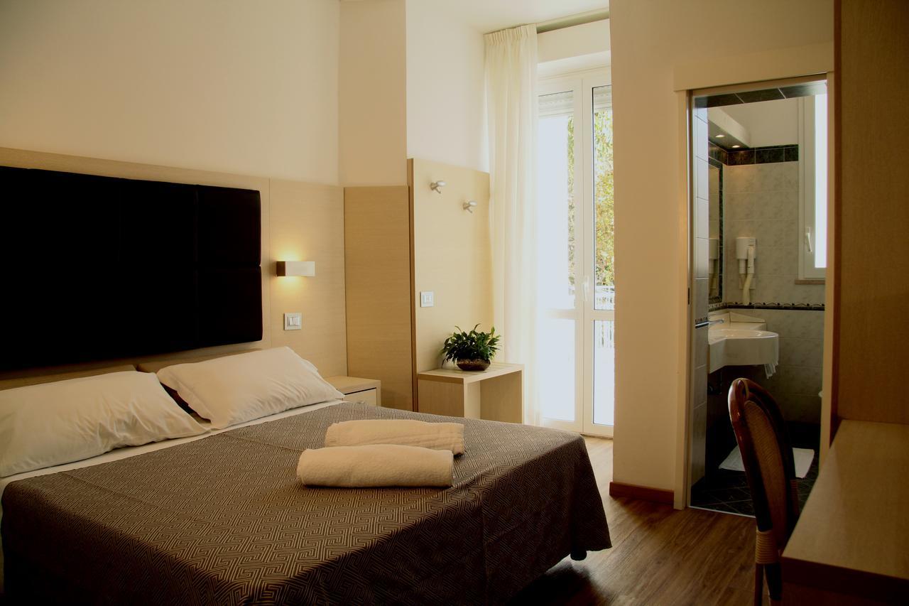 Hotel Bellevue Католика Екстериор снимка