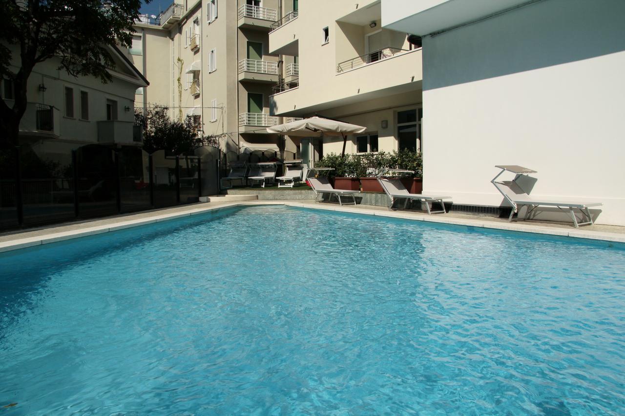 Hotel Bellevue Католика Екстериор снимка
