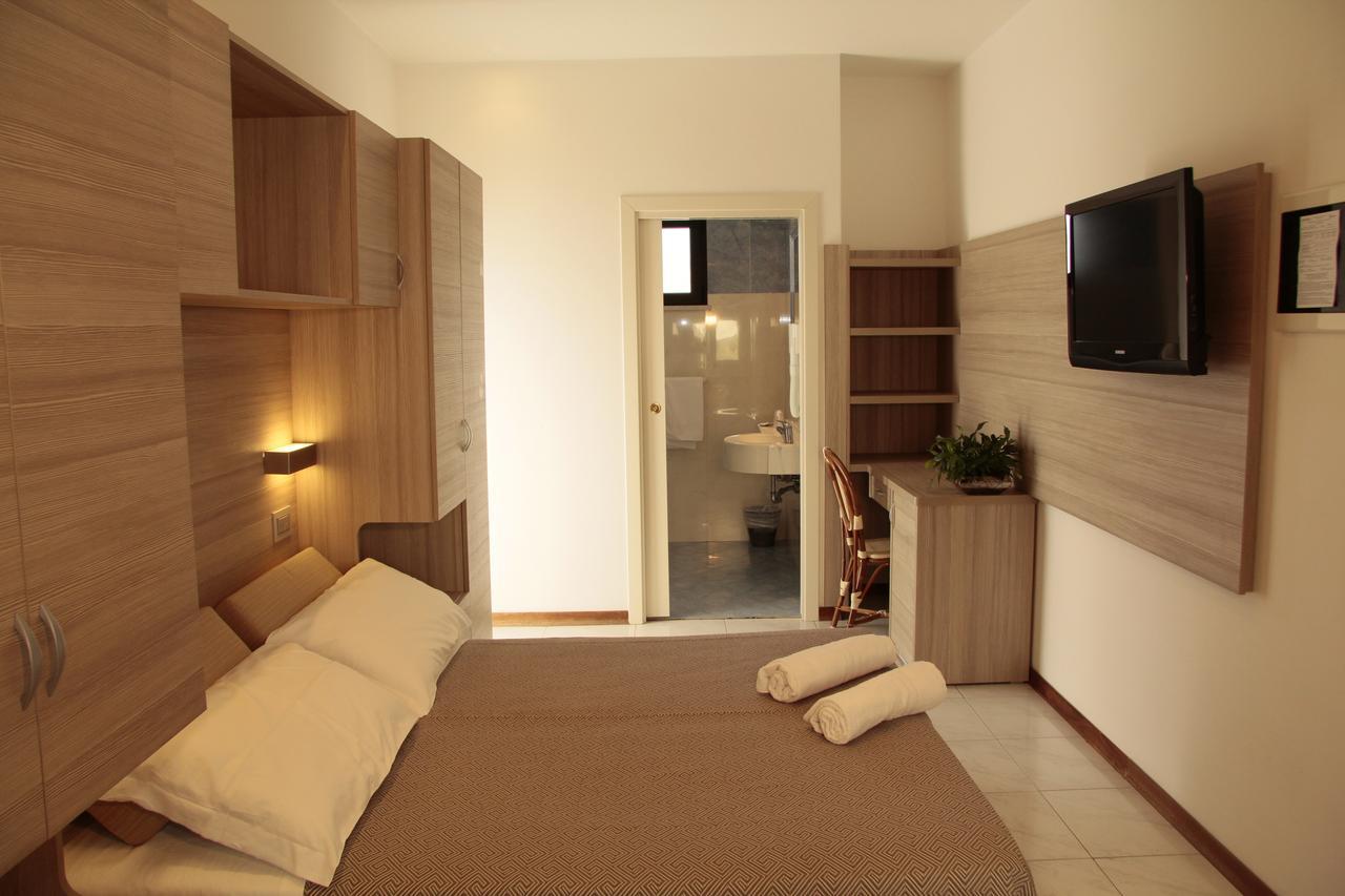 Hotel Bellevue Католика Екстериор снимка